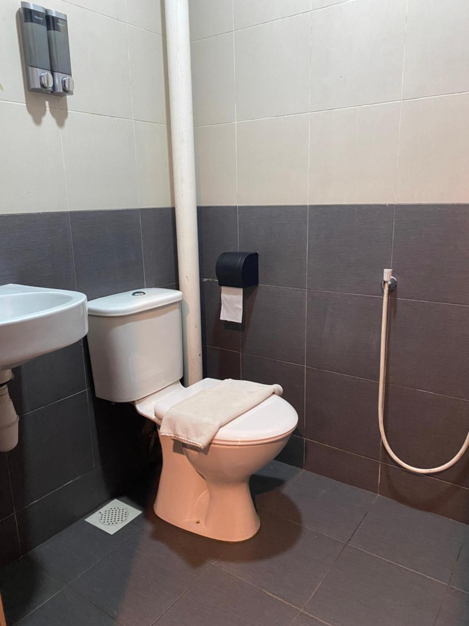 V Hotel Johor Bahru Eksteriør bilde